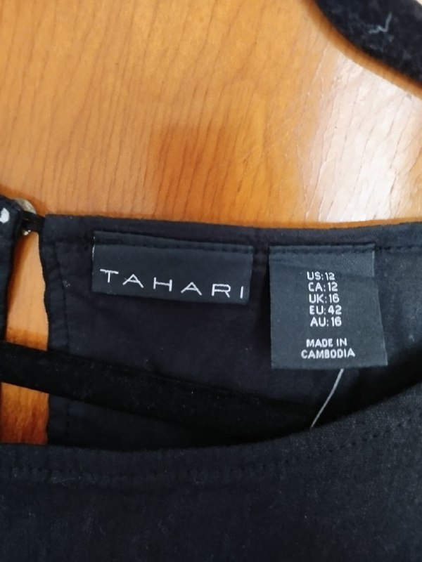 Бюстгальтер Roxy, Ремень Vince Camuto, Футболка Tommy Hilfiger, Платье Tommy Hilfiger, Комбинезон Max Studio, Льняной комбинезон Tahari, Пиджак Tommy Hilfiger 9