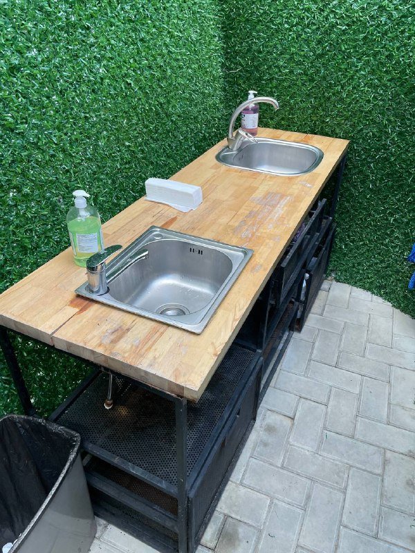 Кухонный гарнитур с мойкой