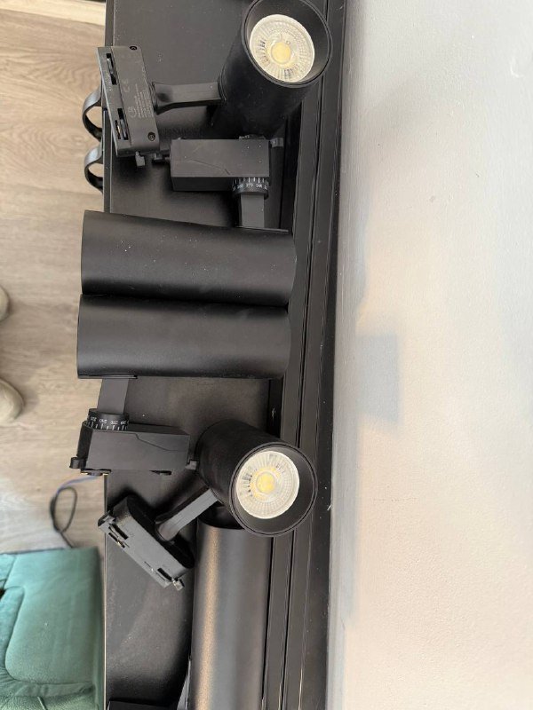 Светодиодные трековые светильники (5 ламп)