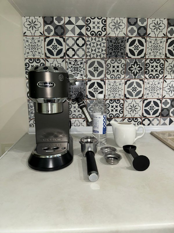 Рожковая кофеварка Delonghi EC685