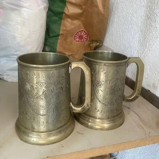 Старинные металлические кружки