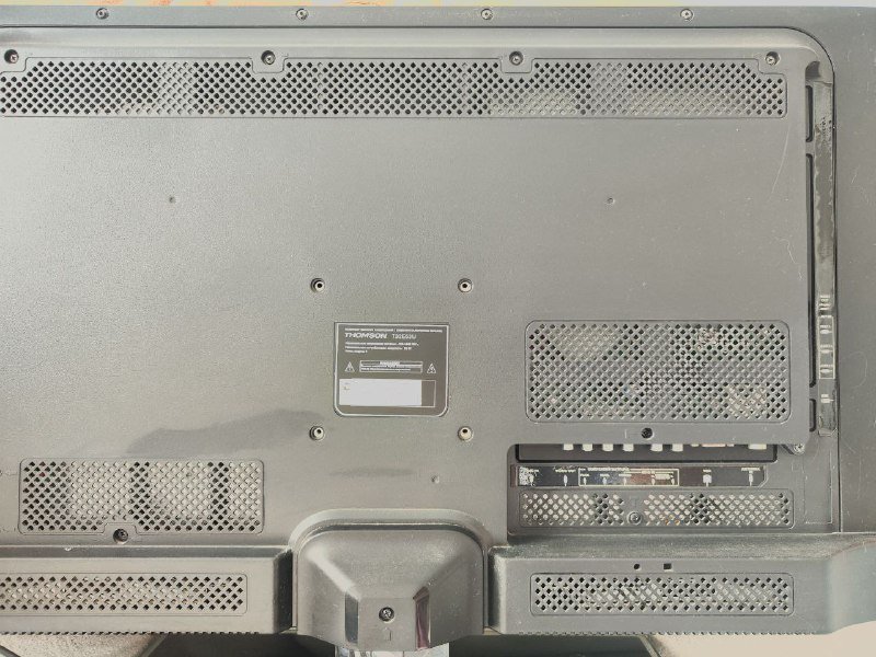 Телевизор Thomson 32 дюйма без smart с дефектом 2