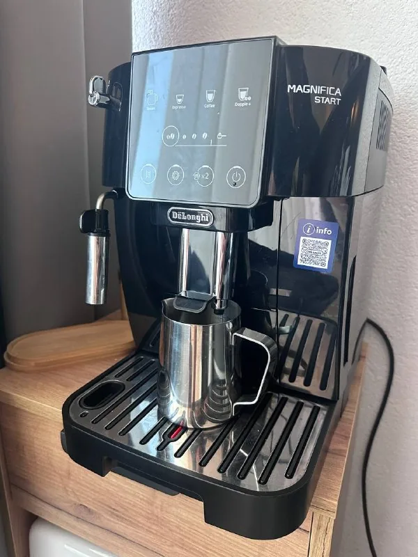 Кофемашина DELonghi Magnifica Start