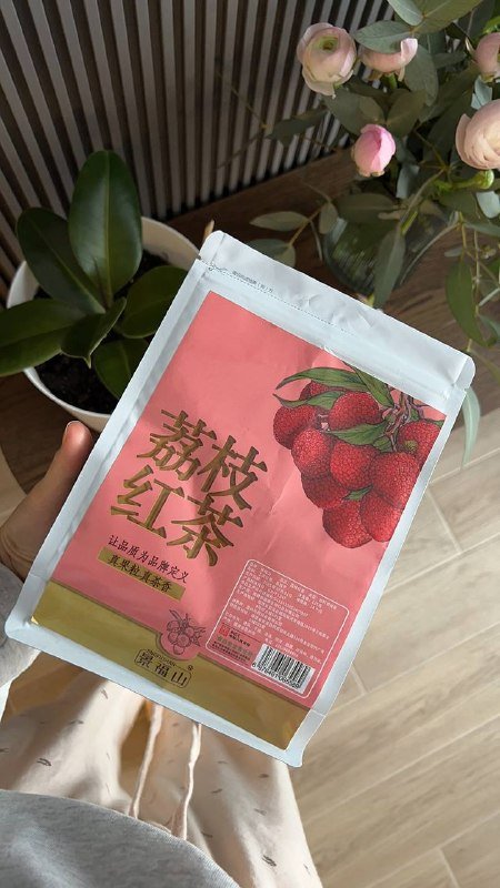 Черный фруктовый чай с кусочками Личи 125г