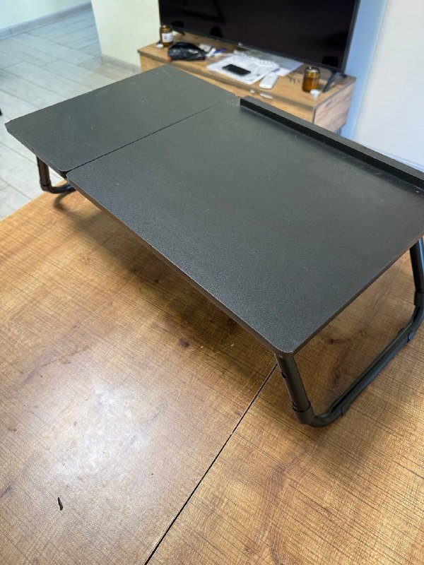 Стол, офисный стул, робот пылесос, подставка для ноутбука 4