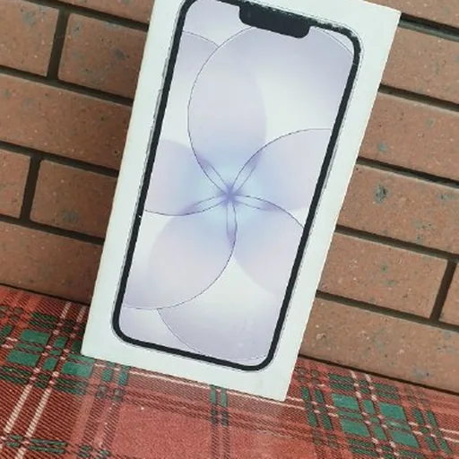 iPhone 17 e white 256 ГБ