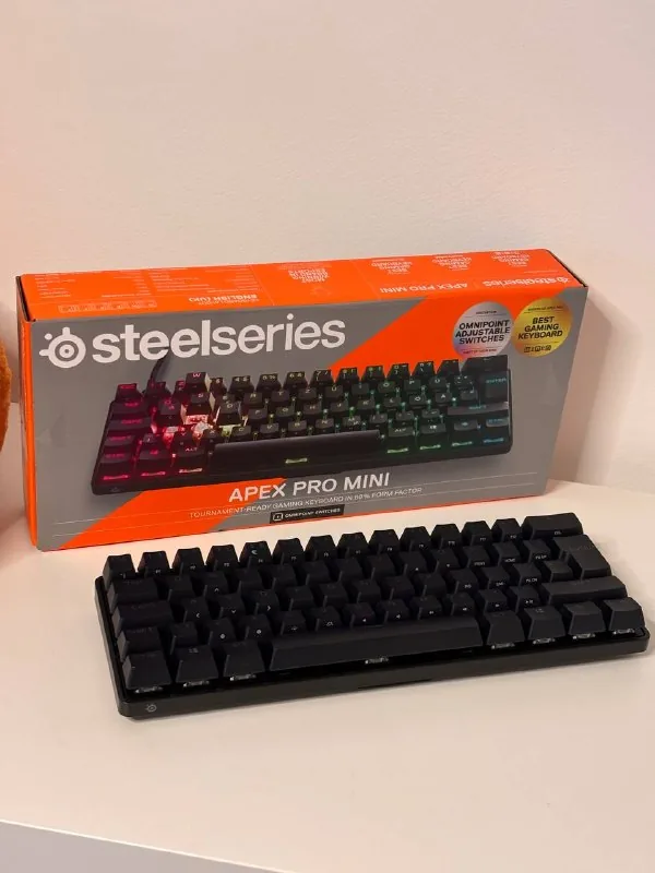 игровая клавиатура SteelSeries Apex Pro Mini 1