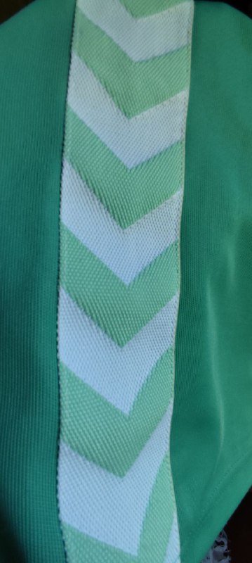 Худи укороченное, штаны, 2 юбки, 2 кофты 4