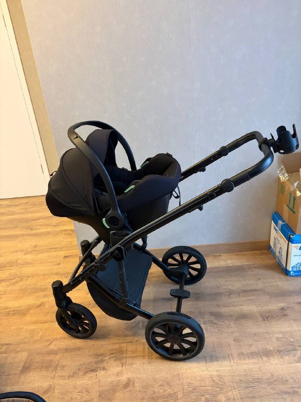 Коляска 3в1 от anex с автокреслом и аксессуарами