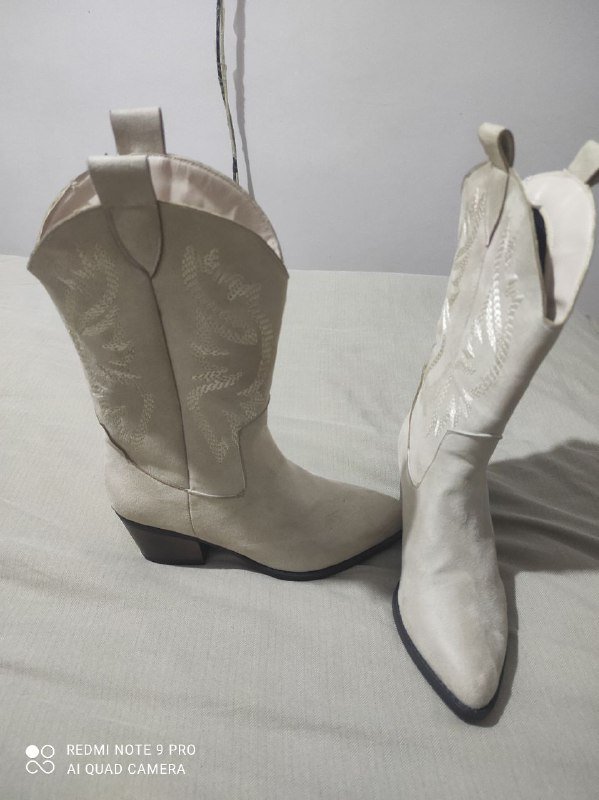 Женские белые сапоги размер 36 2