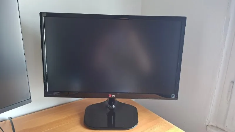Монитор LG 23MP55D-P, Игровая клавиатура ASUS ROG Strix Scope RX 1
