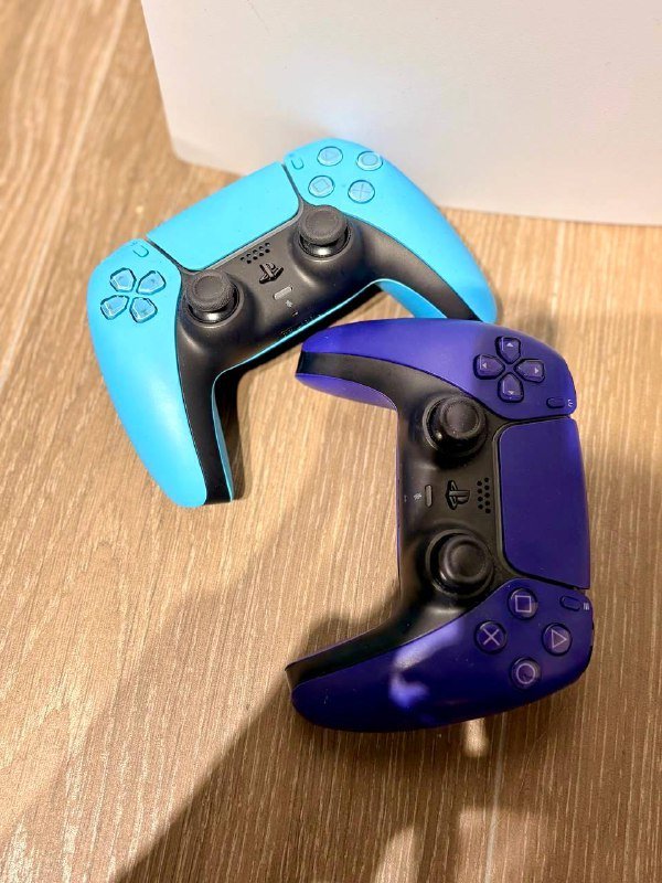 PlayStation 5, два оригинальных DualSense контроллера 2