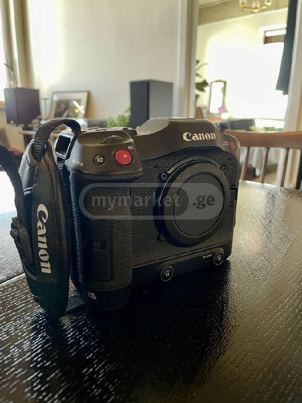 Canon C70 камера с аккумуляторами 2