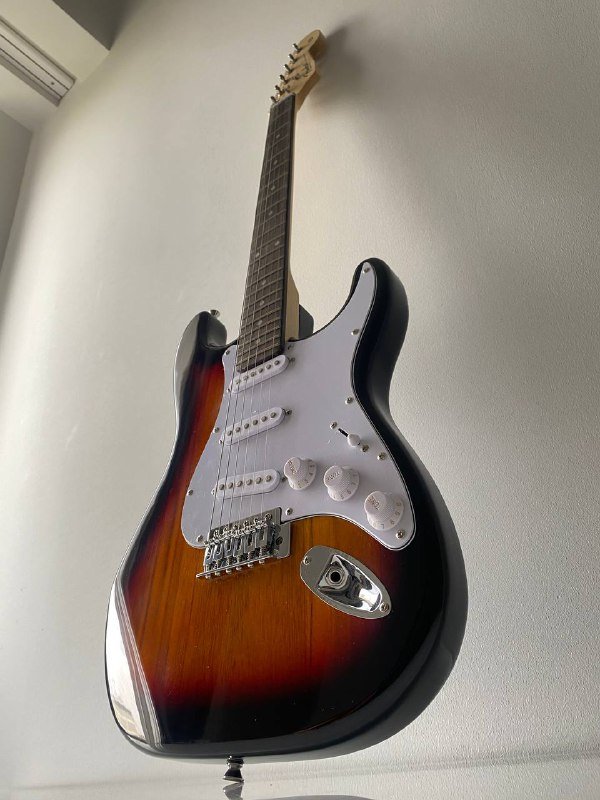 Электрогитара Fender Stratocaster