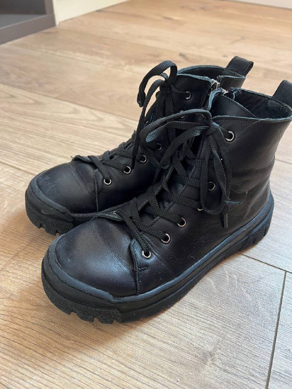 Ботинки для девочки 34-35 р.