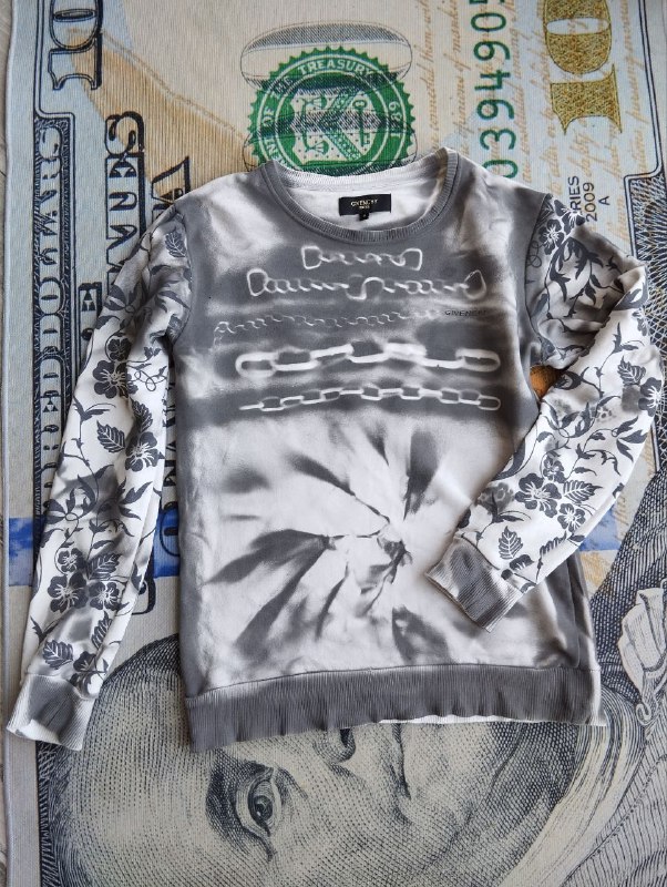 Сумочка маленькая, худи Givenhy S, худи Vesbul M, майка O°stinstudio M 3