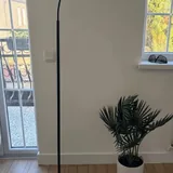 Монитор BenQ EW2880U, мышь Razer Pro Click, фонарь JYSK DANI 54, торшер JYSK 7