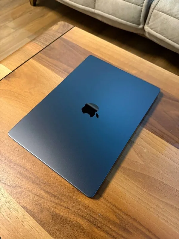 Apple MacBook Pro 14-inch M5 16GB 1