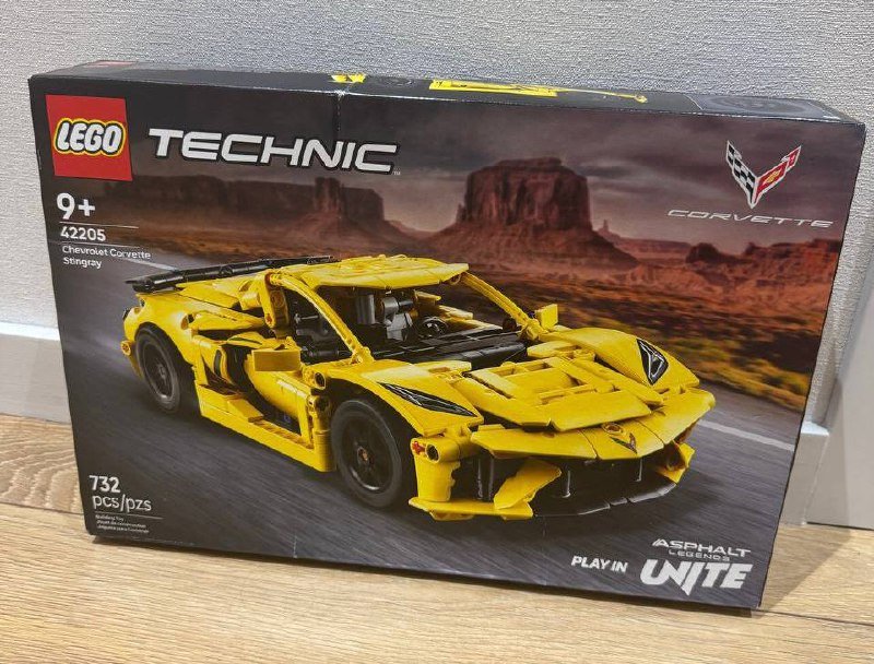 Игры PlayStation, контроллеры Xbox, AirPods, LEGO Corvette 7