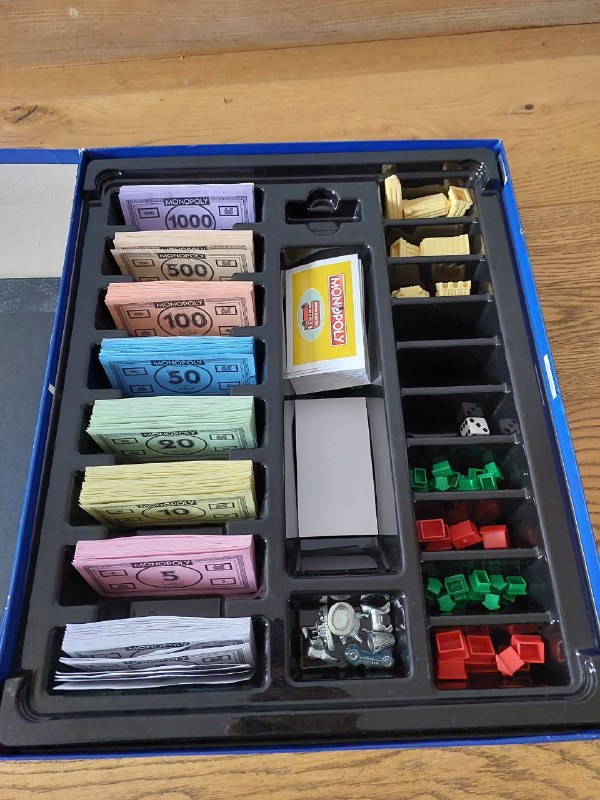 ШАХМАТЫ, Игра Monopoly: mega edition, 100 рублей, Калькулятор, Медаль 3