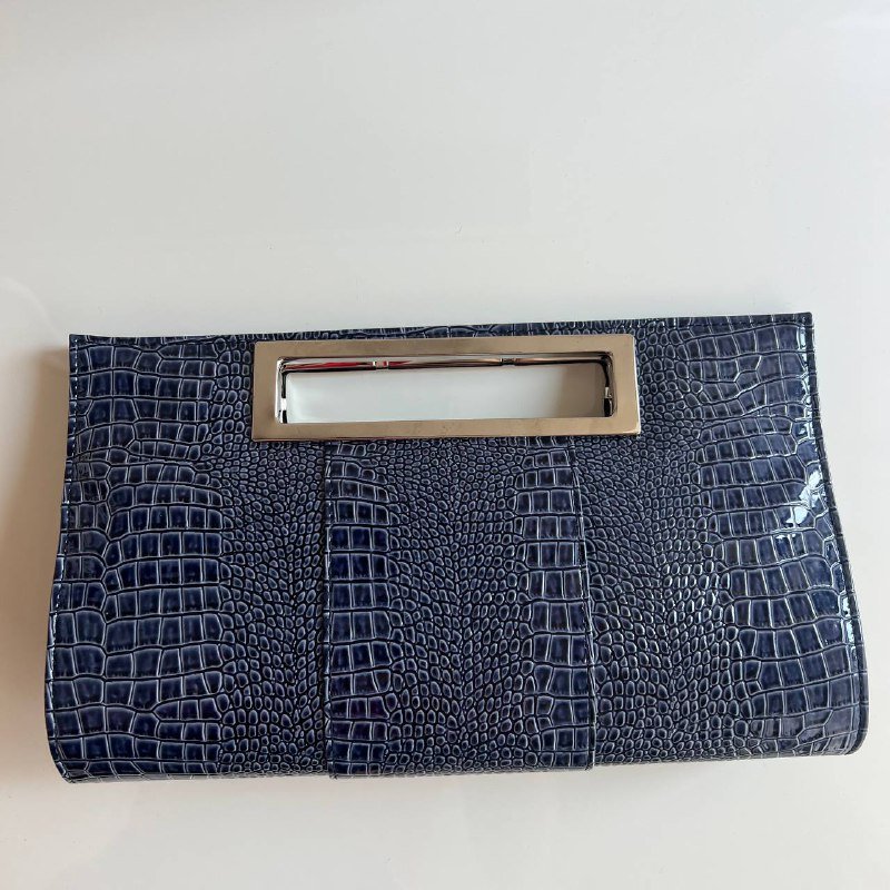 Синяя сумка крокодиловая с металлической ручкой