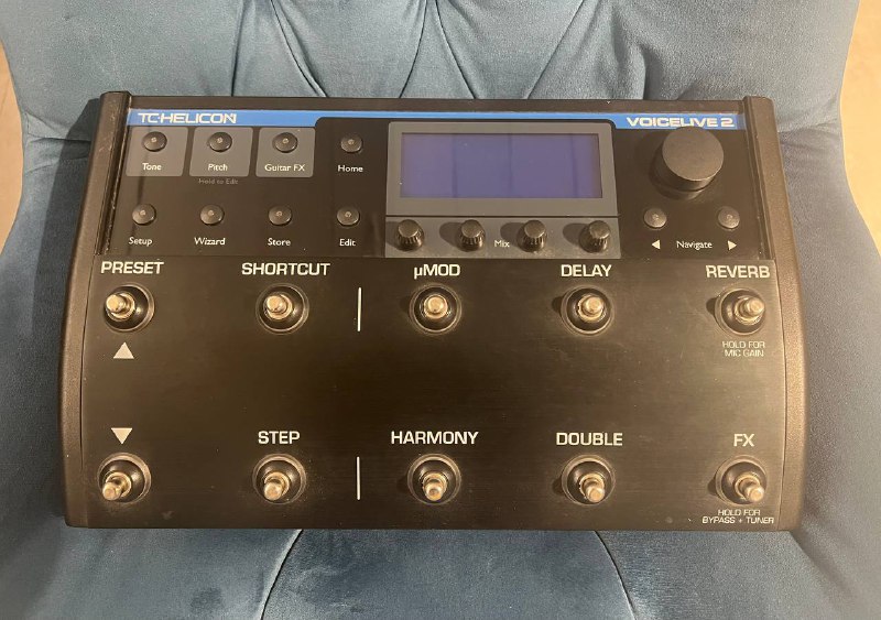 Вокальный процессор TC-HELICON VOICELIVE 2 2