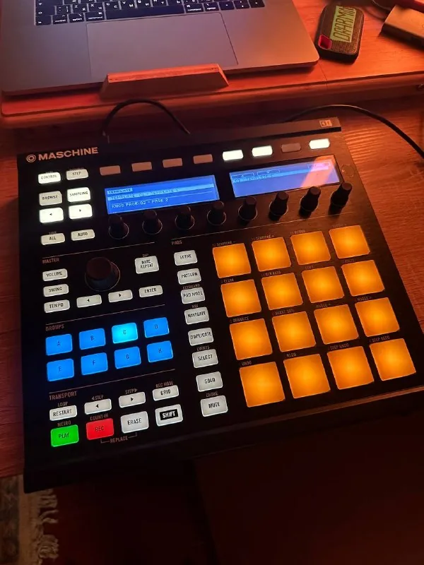 Midi контроллер Mashine MK-2 1