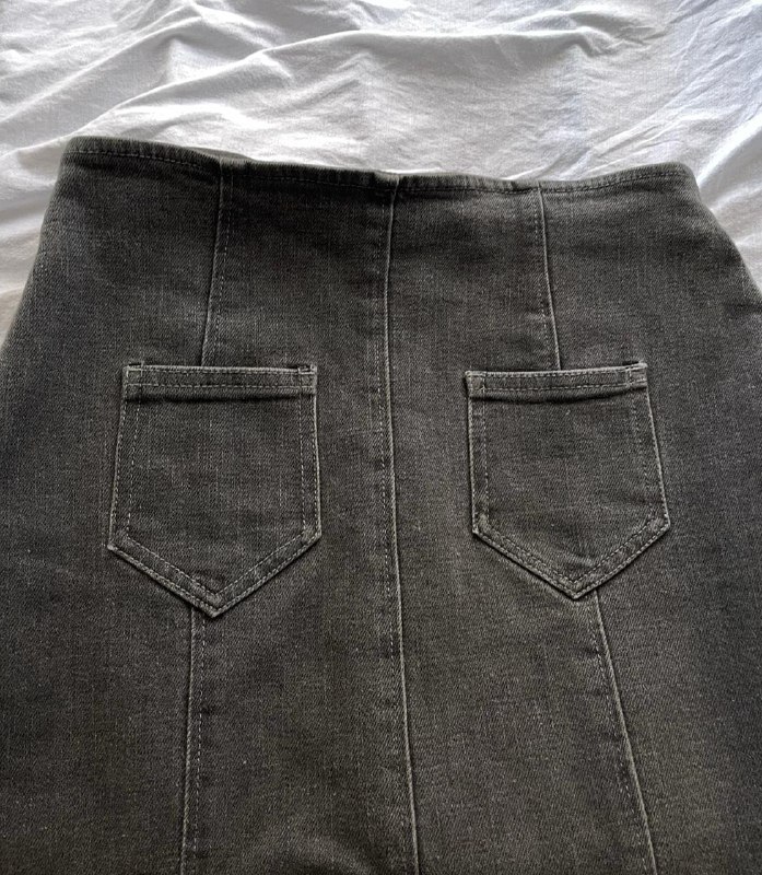 черная юбка Arket, джинсовая юбка Paloma Wool 8