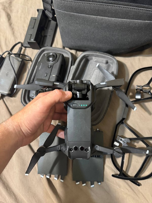 Дрон DJI MAVIC AIR 4