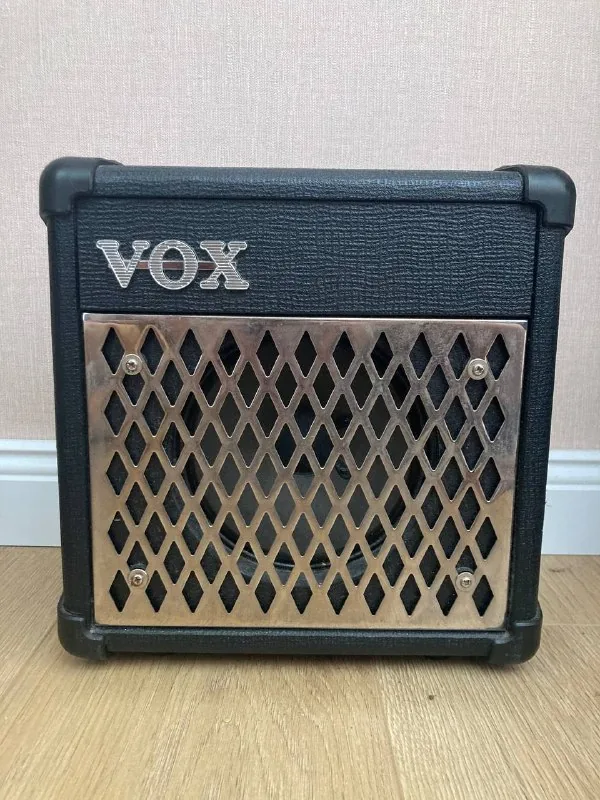 Гитарный усилитель Vox Mini5 Rhythm 1