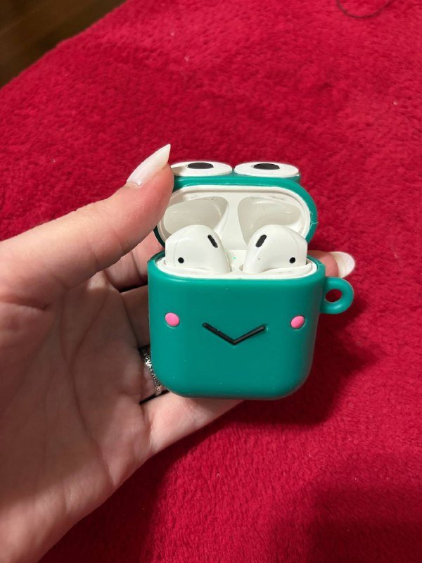 Наушники AirPods с дефектом