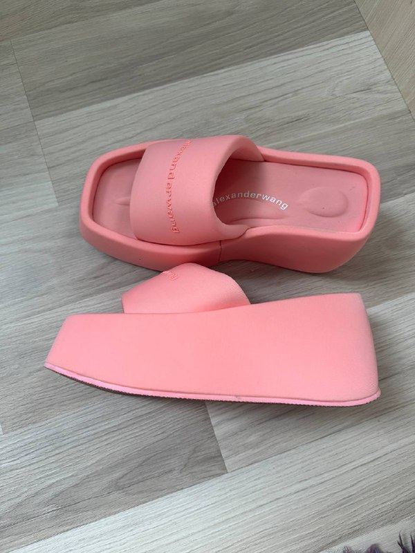 Crocs голубые и розовые шлепанцы на платформе размеры 31, 38, 37 5