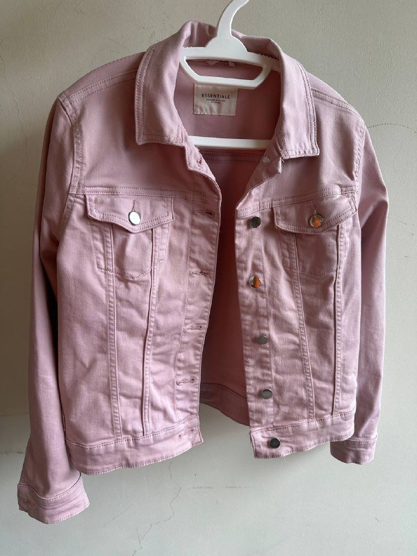 Женская джинсовая куртка пудрового цвета 2