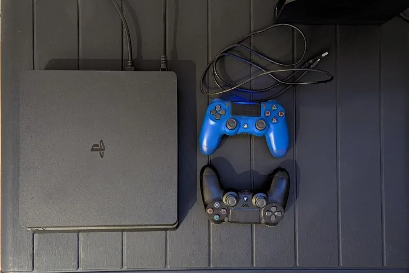 PS4 Slim, 2 джойстика, Tekken 7