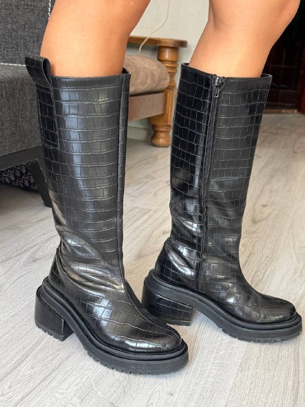 Сапоги, кожаная куртка, пуховики, куртки, пальто