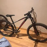 Trek Roscoe 7, Kona Precept 150 1