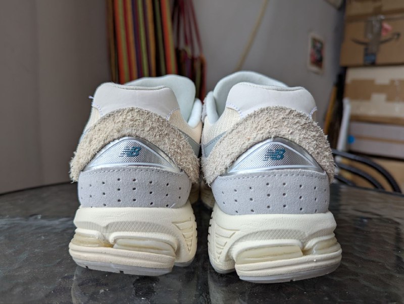 Кроссовки New Balance 2002 4