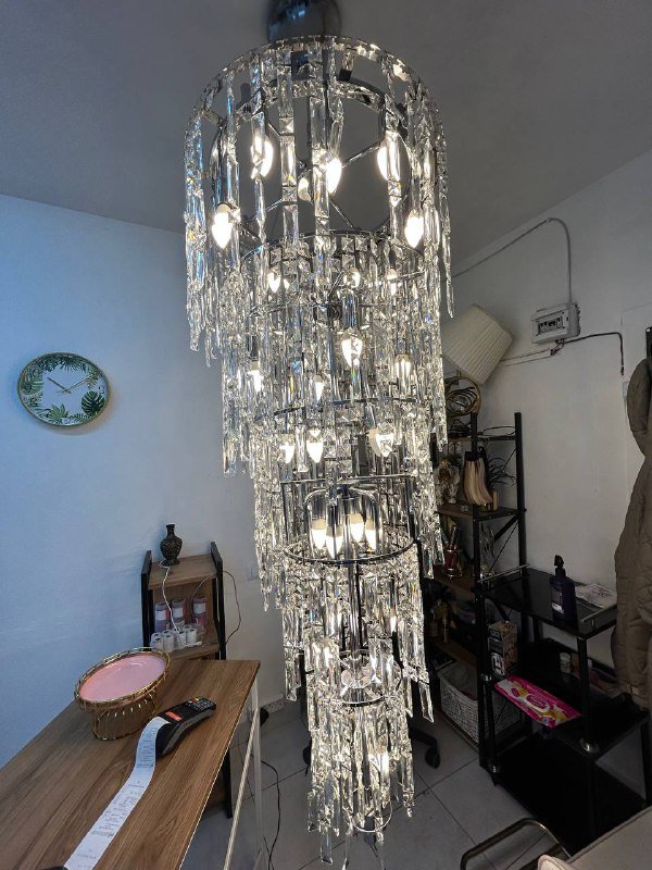 Большая хрустальная люстра 3