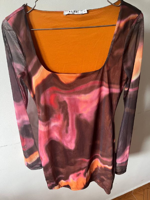 Кофточка коралловая, юбка фиолетовая, чёрное платье H&M, платье Love Republic, платья чёрное и цветное, компрессионные чулки, кожаные перчатки зимние 8
