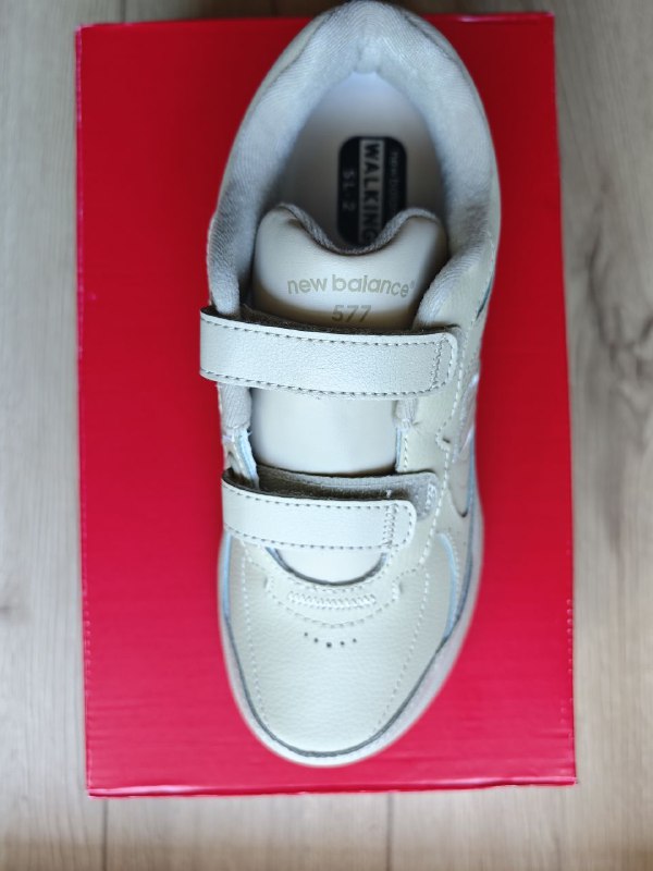 New Balance women's shoes size 7 US 4