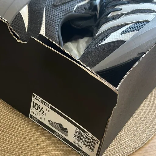 Adidas Lightblaze кроссовки