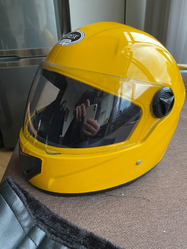 вешалка, фитнес кольцо, мото шлем, пальто, шорты 5