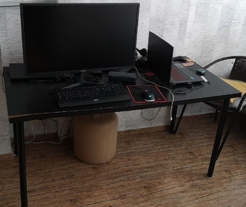 Большой рабочий стол IKEA 150x75 см