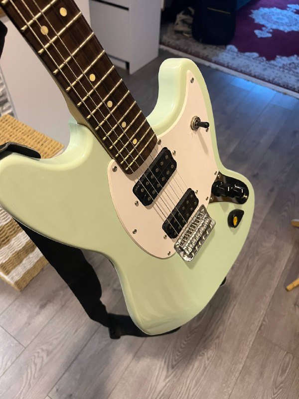 Mustang Squier guitar