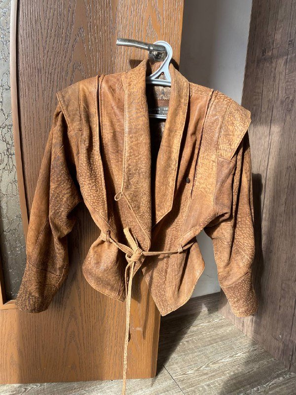 Кожаная куртка размер S