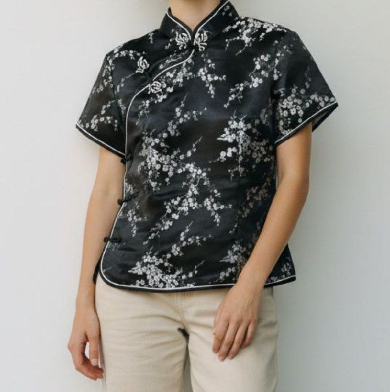 Атласная блузка и два платья, размеры XS-S, S-M 5