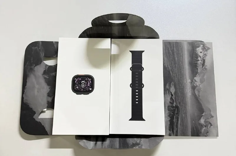Apple Watch Ultra 3, черный титановый корпус 1