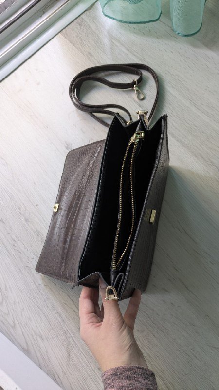 Стильная сумка с тиснением под крокодила 2