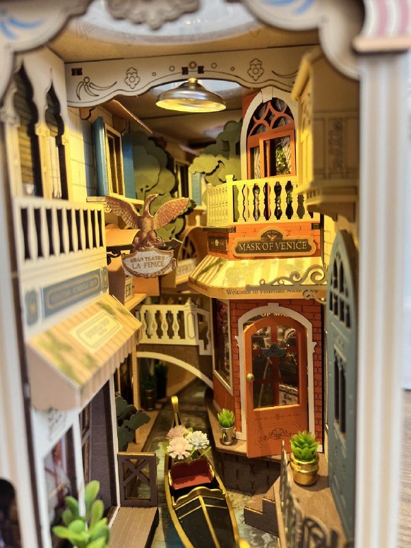 Подставка для книг с подсветкой 2