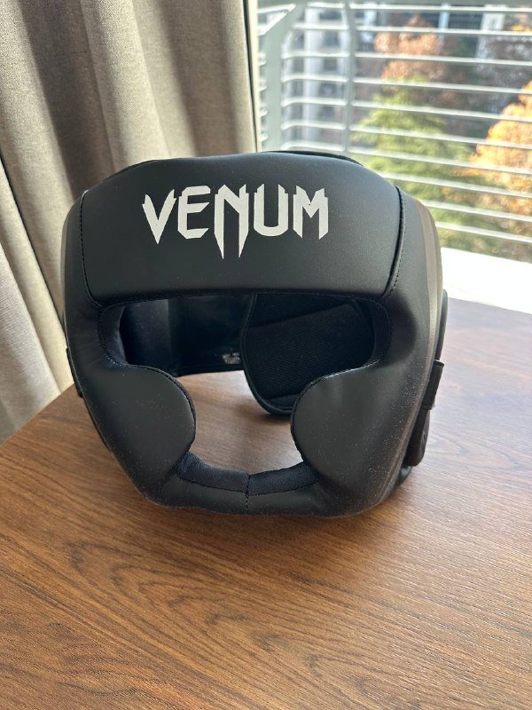 Перчатки Everlast, шлем, вкладыши, скакалка, бутылка, кимоно 2